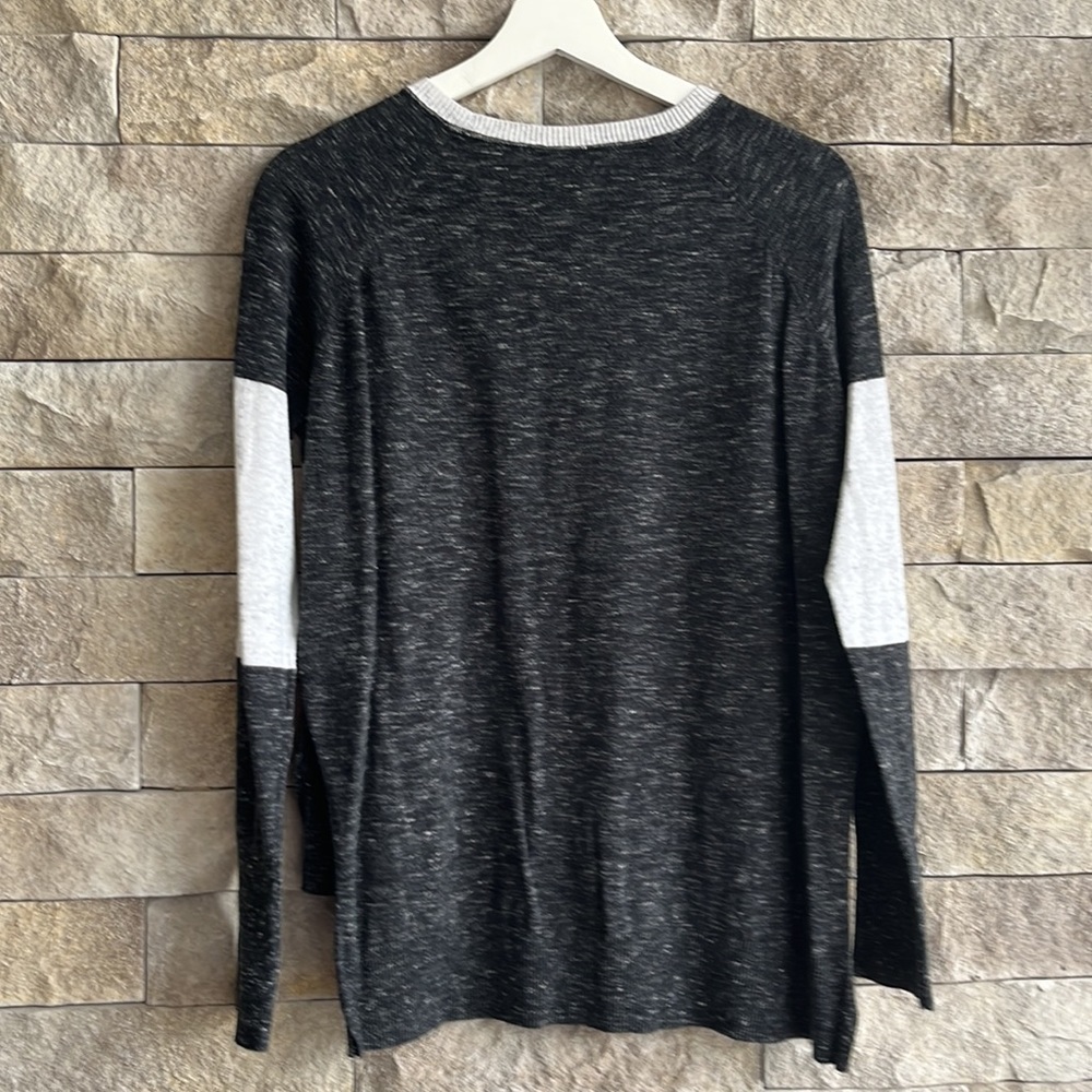 Color block sweater - Picture 5 of 10